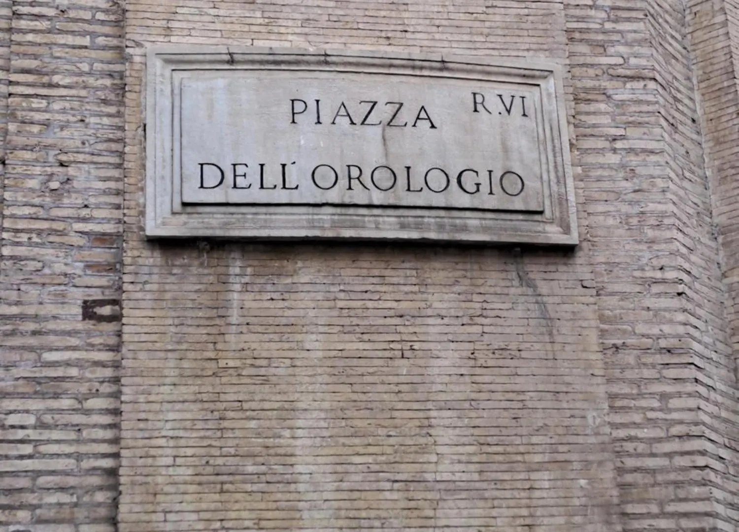 Home Piazza Dell\'Orologio location